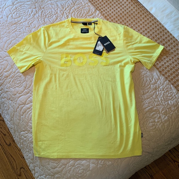 🔥SALE 40%OFF🔥NWT BOSS T-Shirt Size L Bright Yellow - Picture 4 of 6